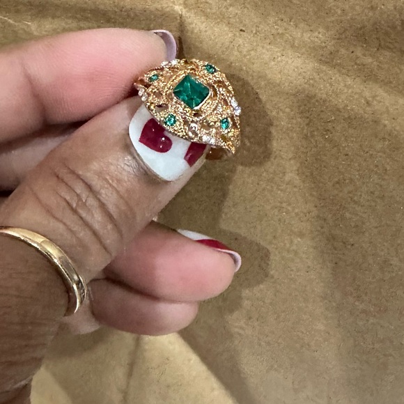 Green Zircon Vintage Style Jewelry Ring Size 6 - Picture 6 of 8